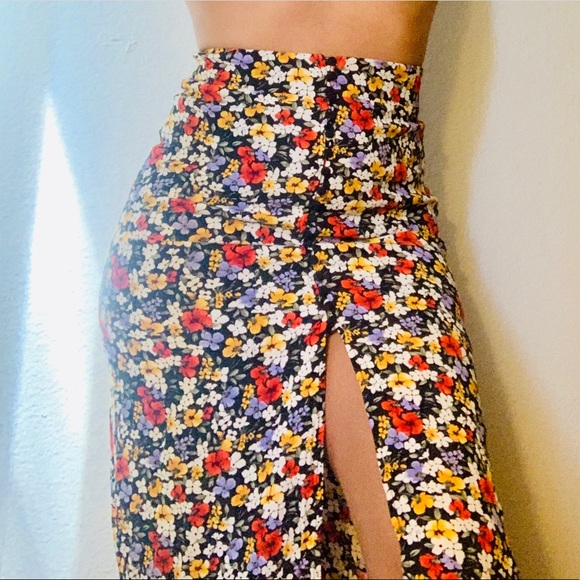 Forever 21 Dresses & Skirts - F21 High Waisted Floral Skirt